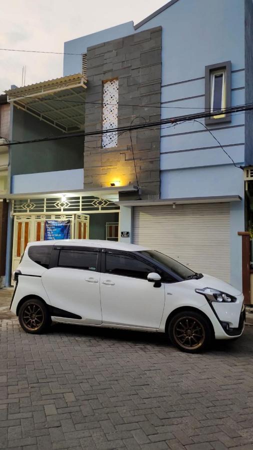 Oyo 91209 Arjuna Residence Syariah Sby Surabaya Exterior photo